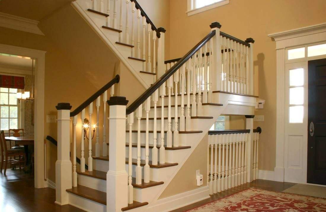 有楼梯的客厅装修设计